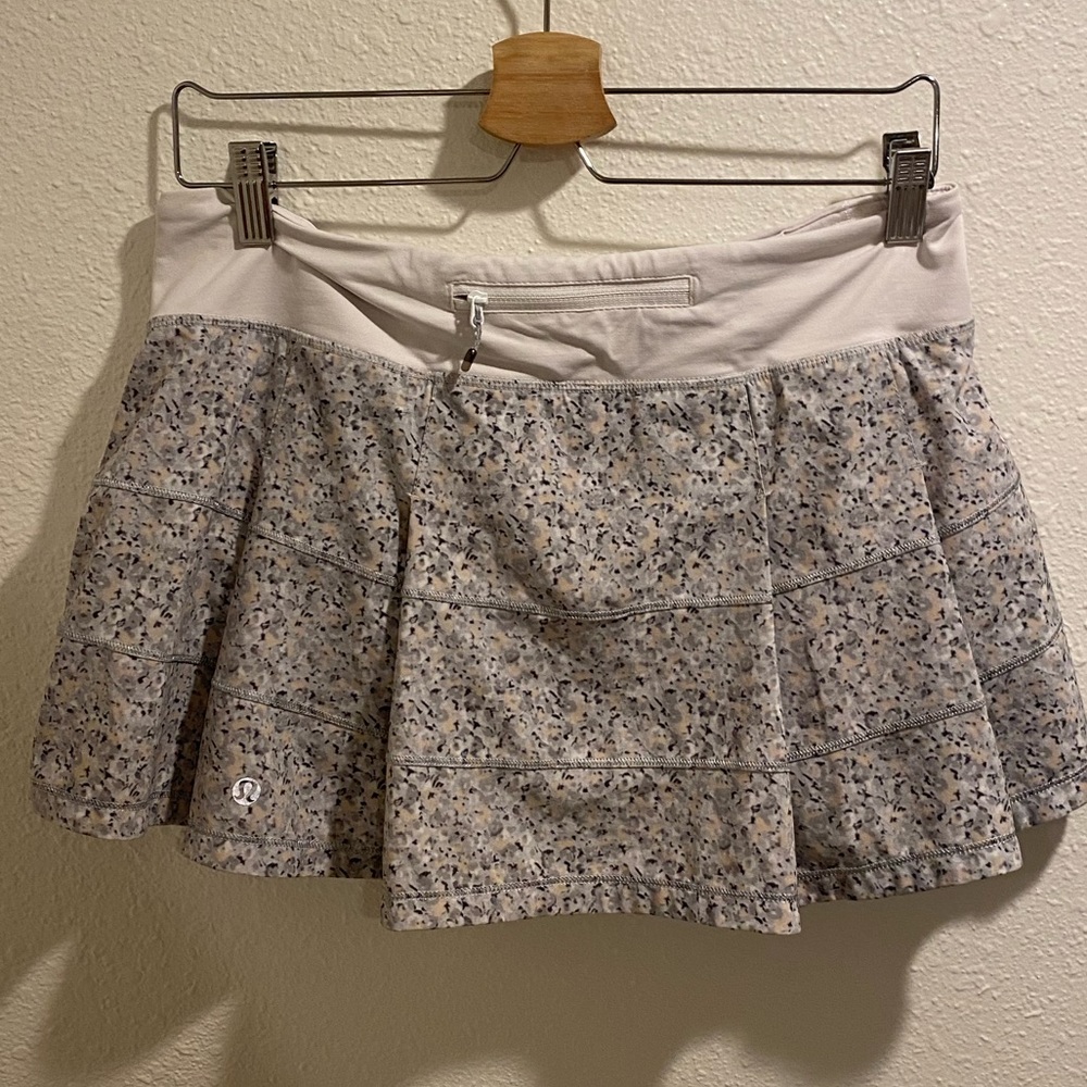 Lululemon Pace Skirt - Size 8